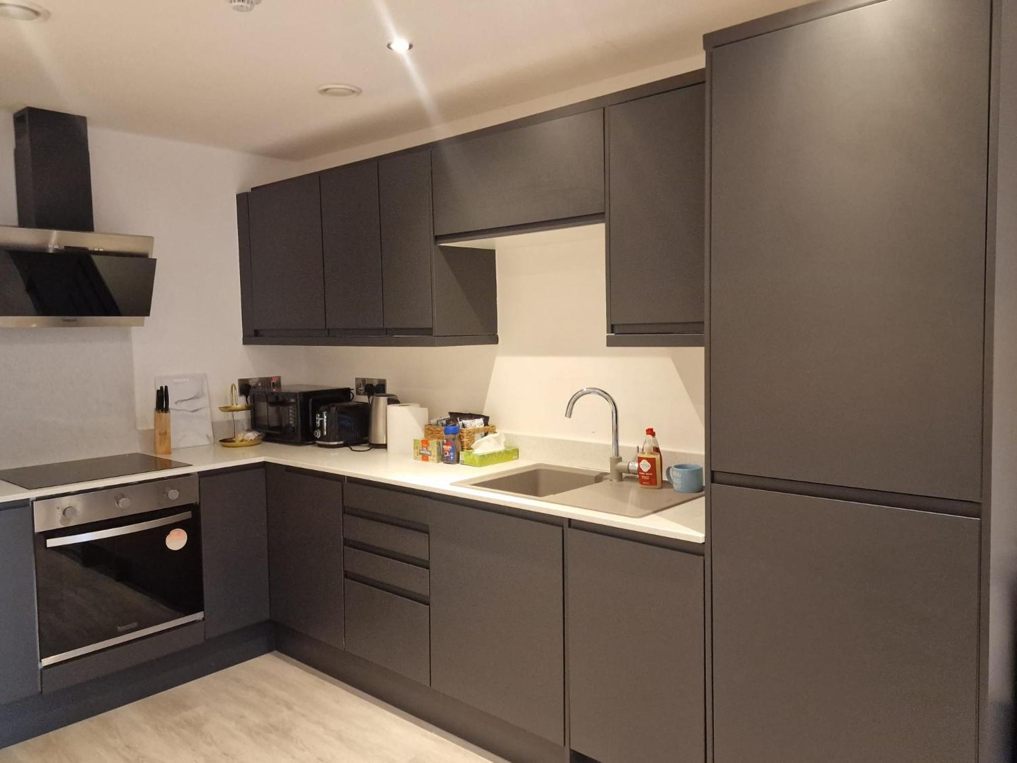 2 Bed Luxury Centre Flat *